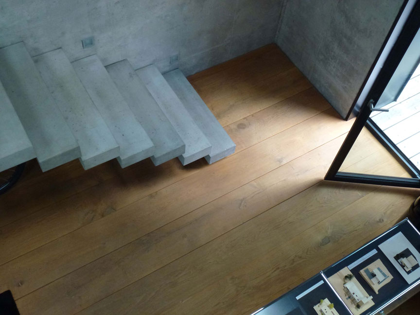 Eiche Landhausdiele massiv 28mm ge�lt